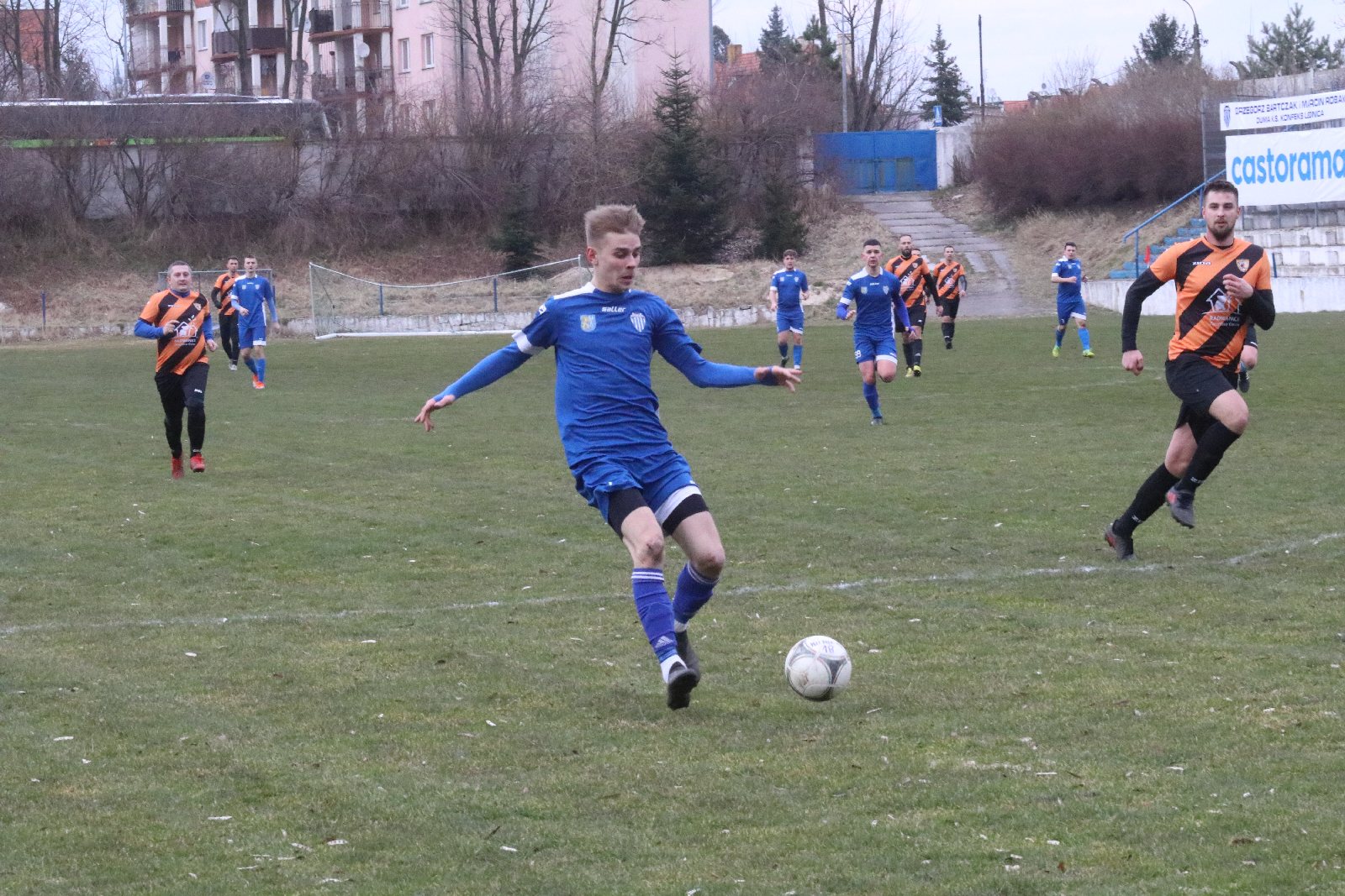 Konfeks Legnica pewnie wygrywa z LZS Byczyną