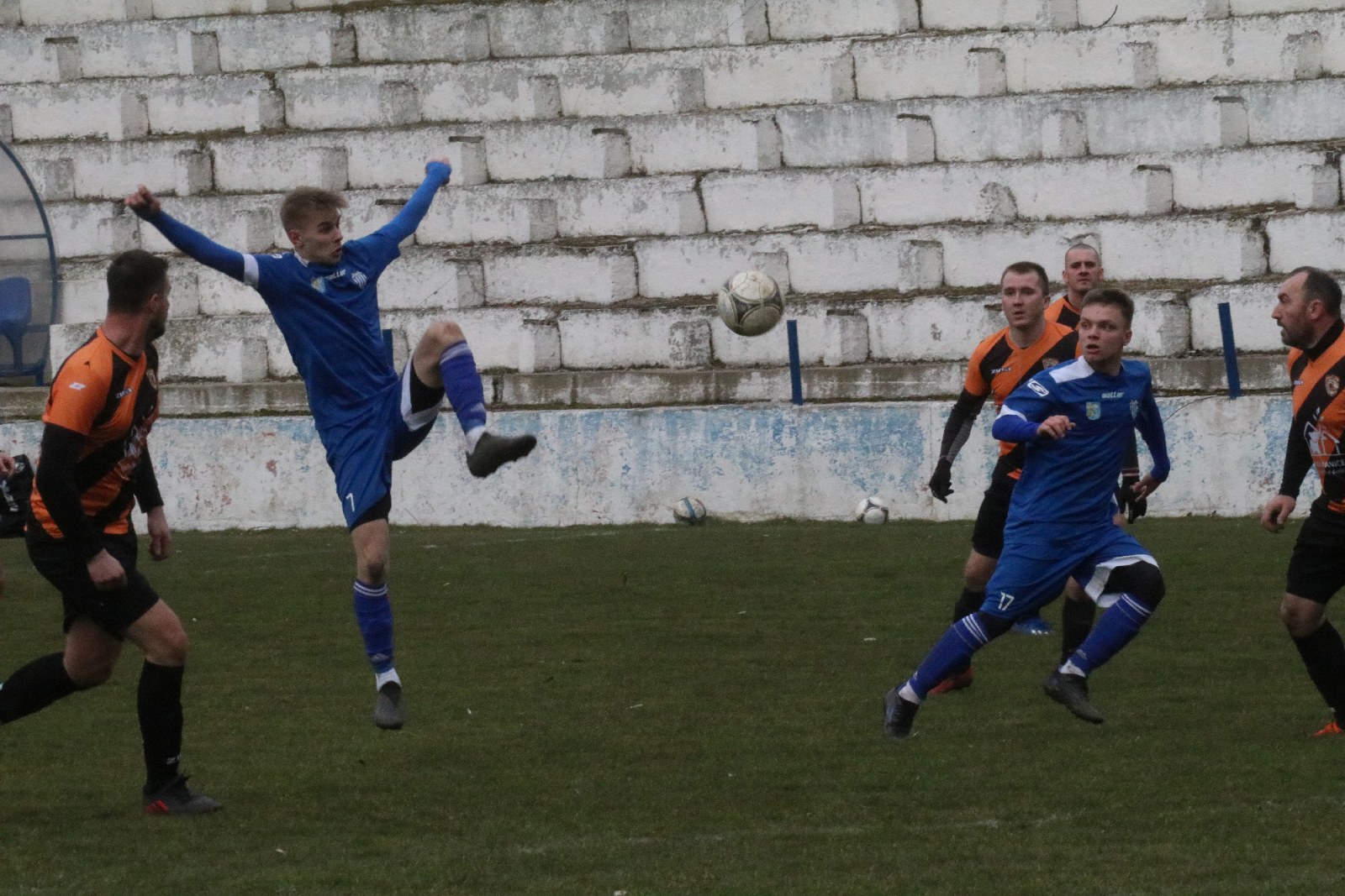 Konfeks Legnica pewnie wygrywa z LZS Byczyną