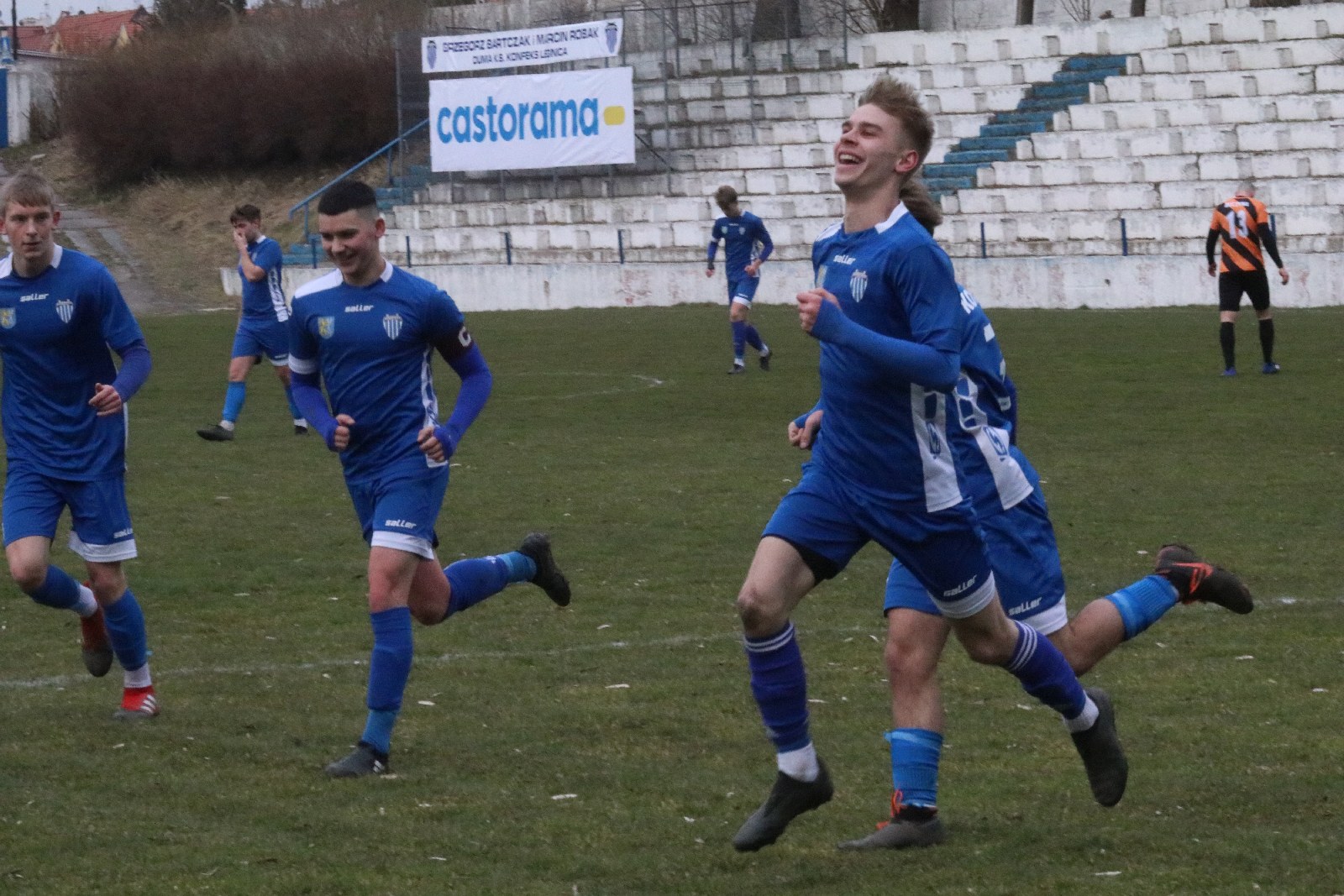 Konfeks Legnica pewnie wygrywa z LZS Byczyną