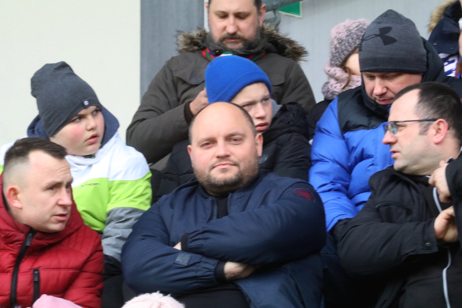 Kibice na stadionie podczas meczu z Puszczą Niepołomice
