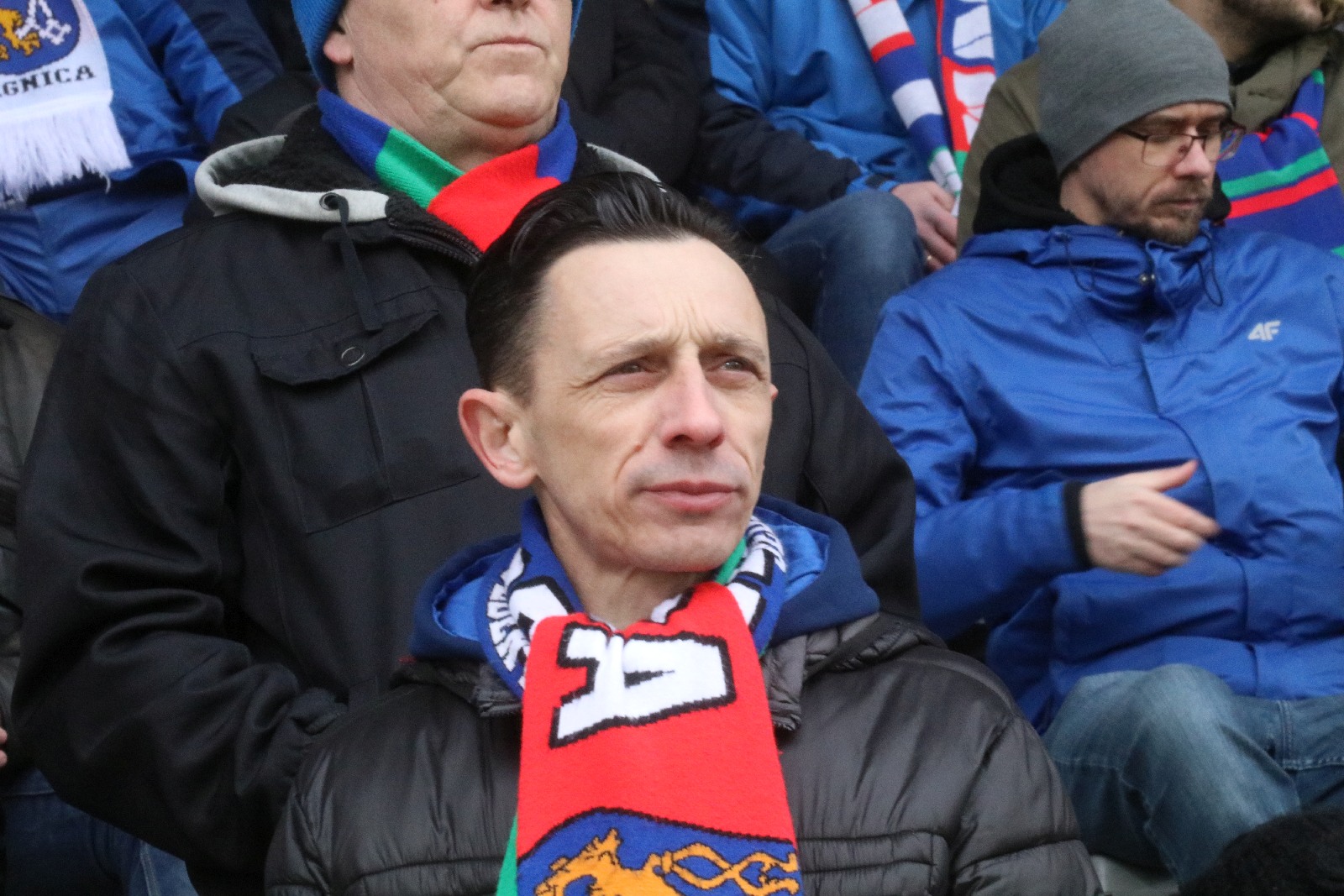Kibice na stadionie podczas meczu z Puszczą Niepołomice
