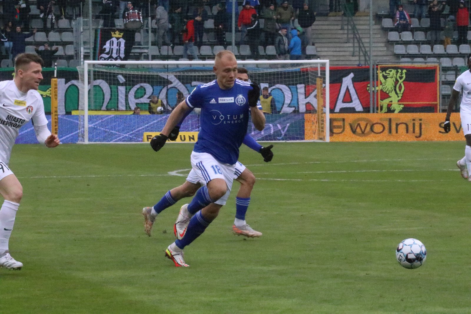 Kolejne zwycięstwo Miedzi Legnica po koncercie Makucha