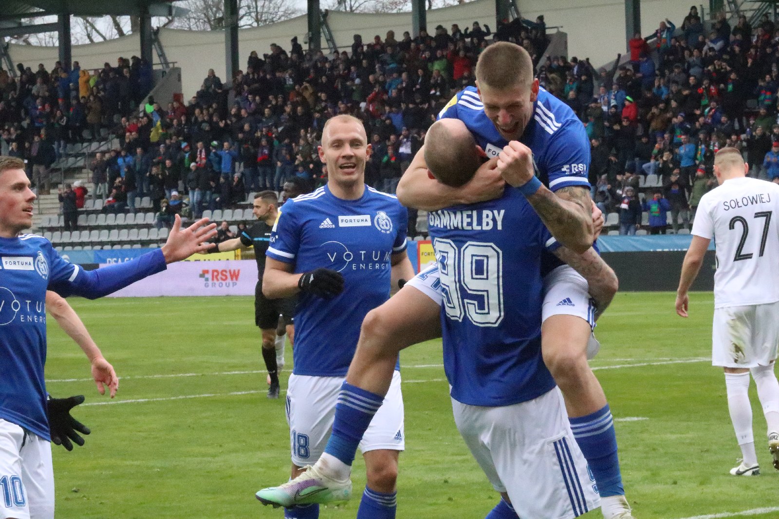 Kolejne zwycięstwo Miedzi Legnica po koncercie Makucha