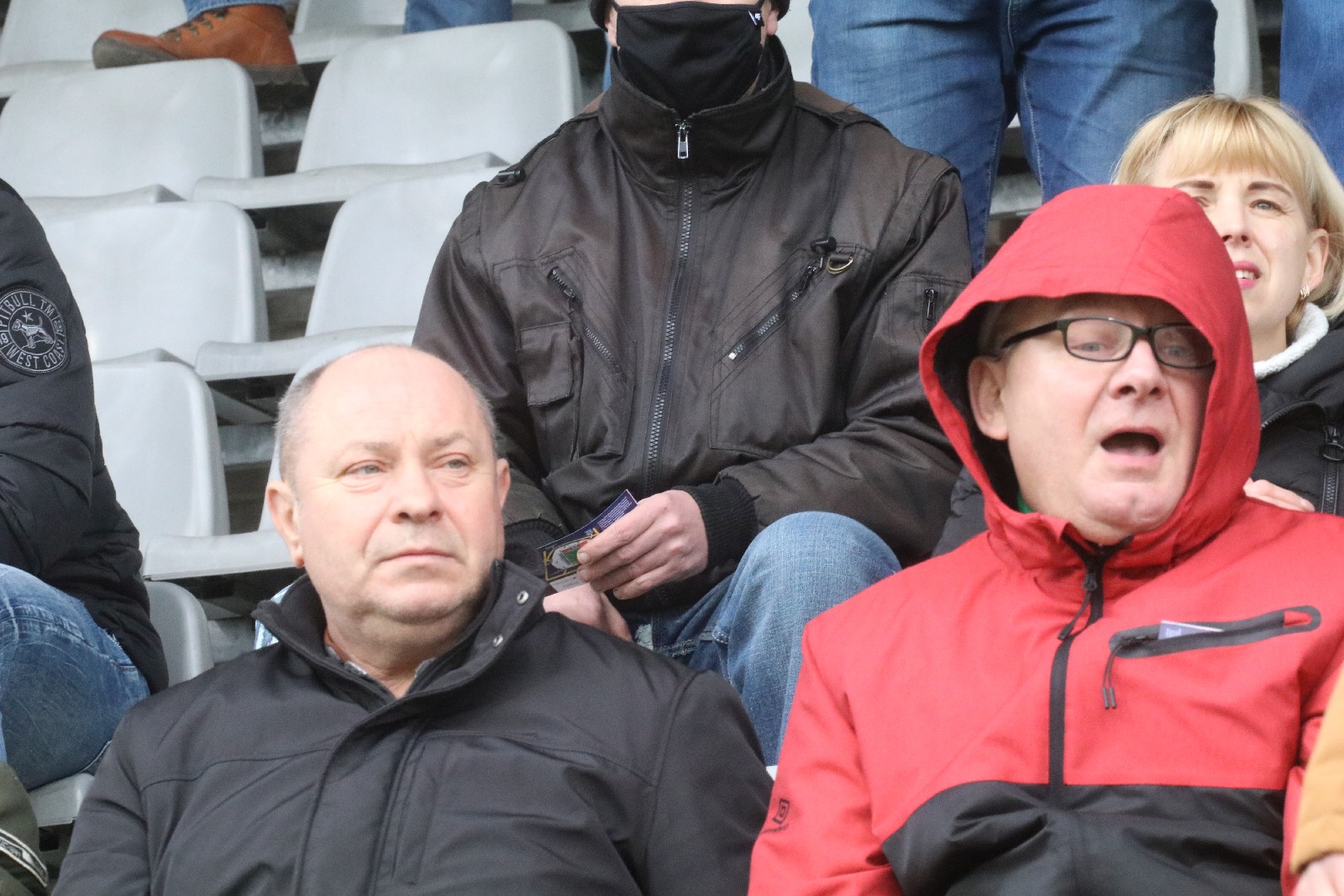 Kibice na stadionie podczas meczu z Puszczą Niepołomice
