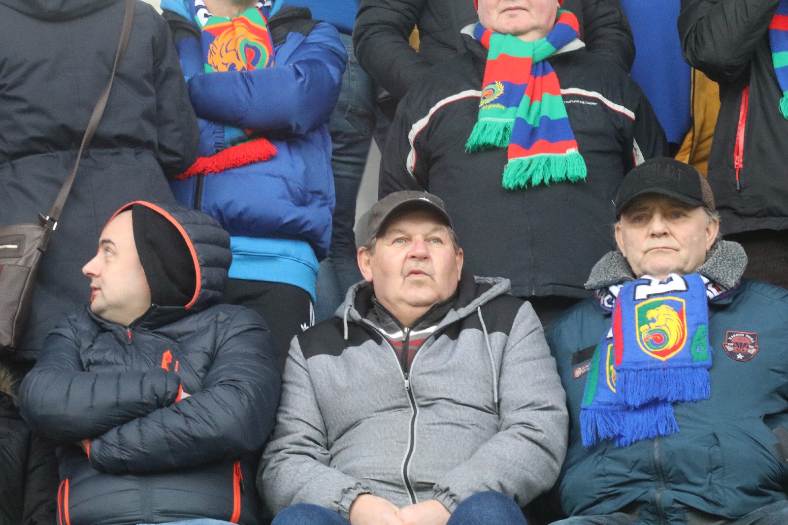 Kibice na stadionie podczas meczu z Puszczą Niepołomice

