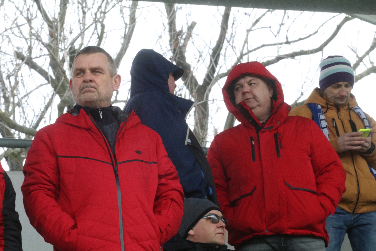 Kibice na stadionie podczas meczu z Puszczą Niepołomice
