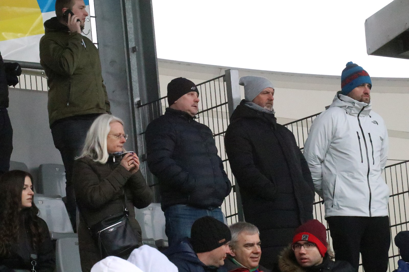 Kibice na stadionie podczas meczu z Puszczą Niepołomice
