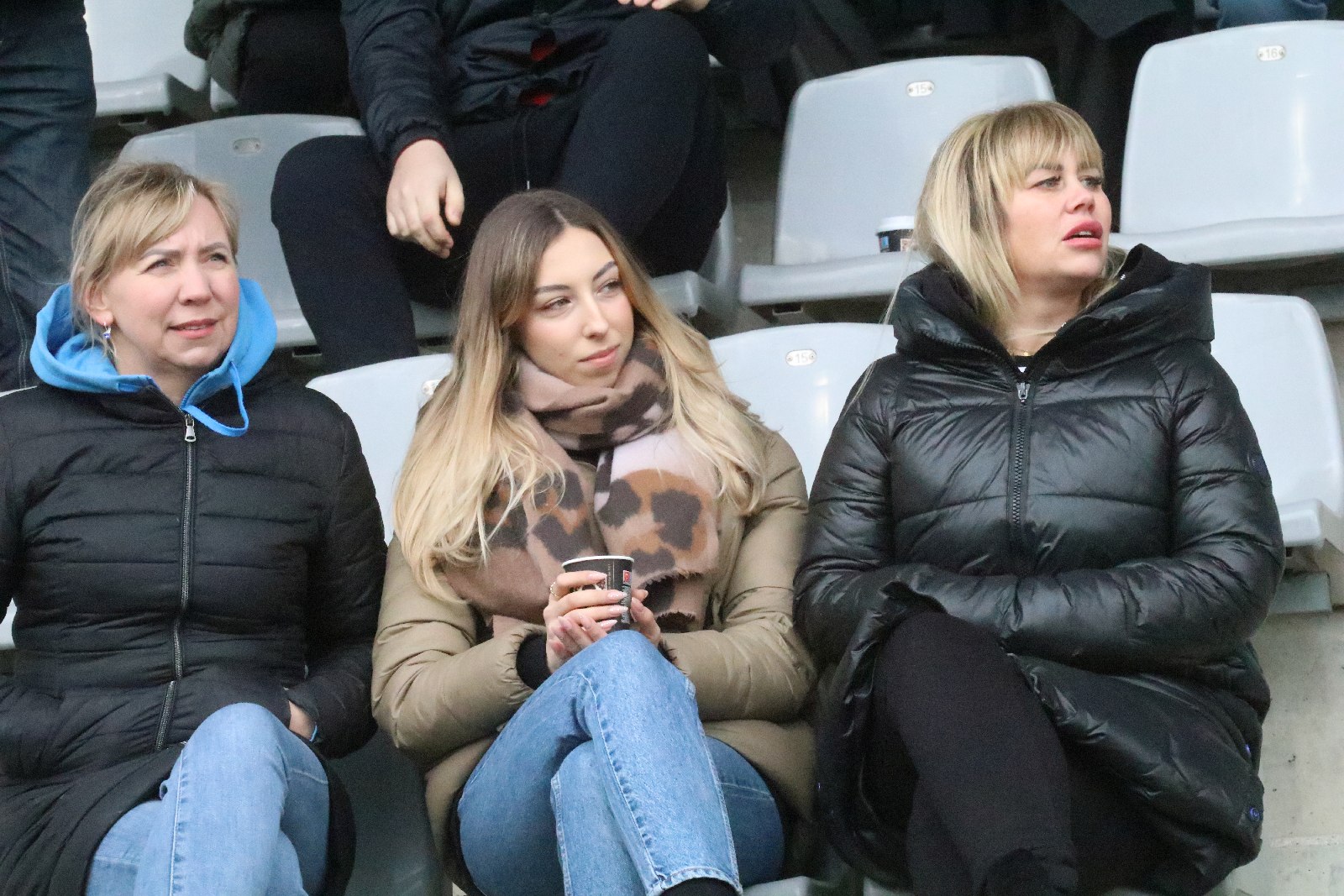 Kibice na stadionie podczas meczu z Puszczą Niepołomice
