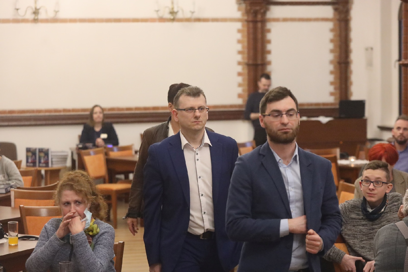 Autorzy monografii Miedzi Legnica na spotkaniu z czytelnikami