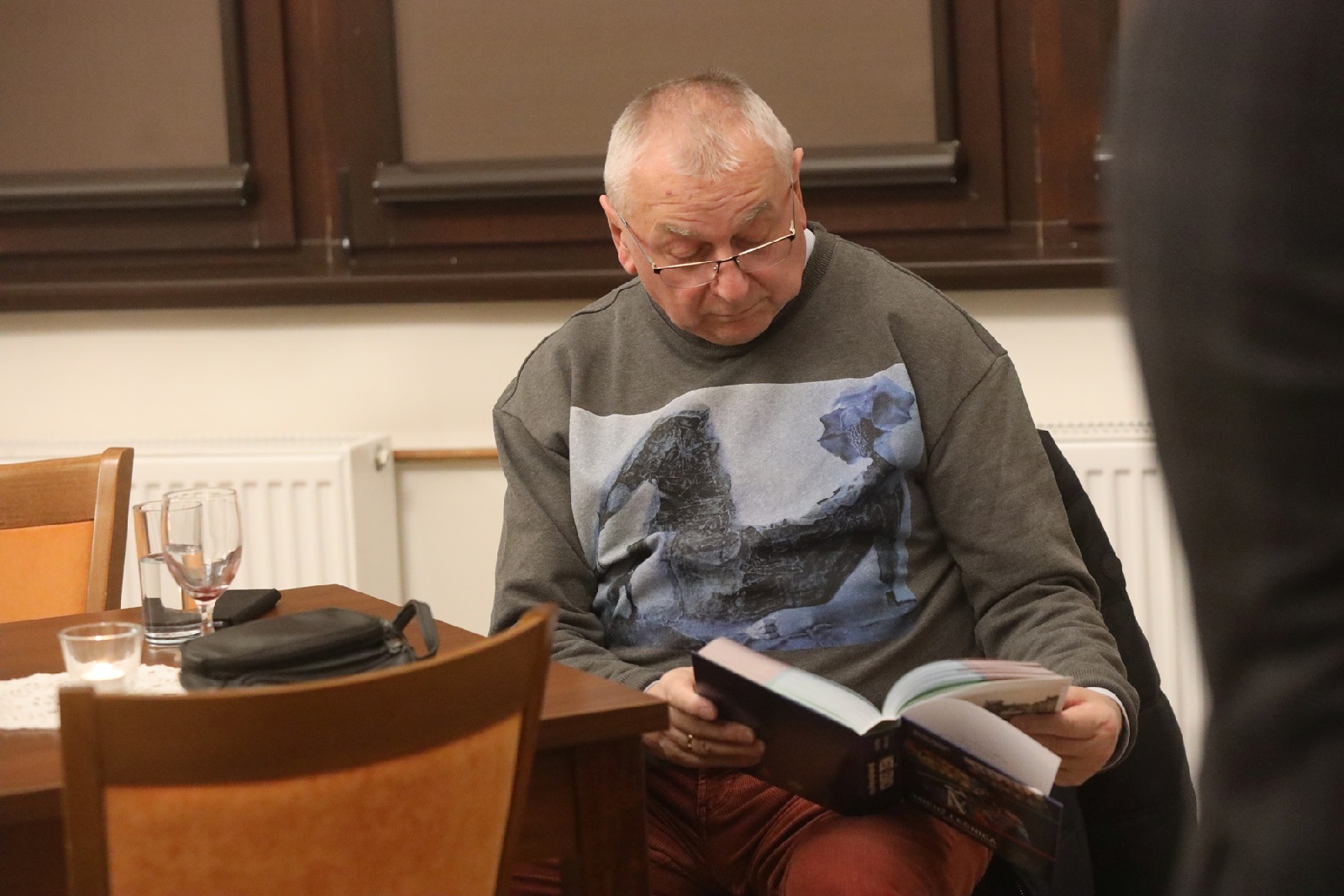 Autorzy monografii Miedzi Legnica na spotkaniu z czytelnikami