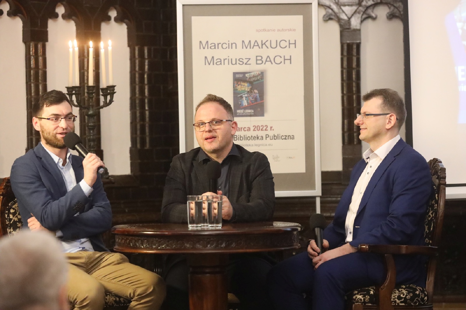 Autorzy monografii Miedzi Legnica na spotkaniu z czytelnikami