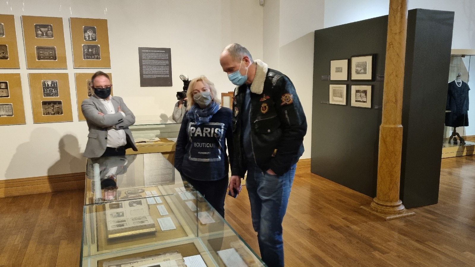 W dawnym atelier. Dzieje fotografii w Legnicy 1839–1939