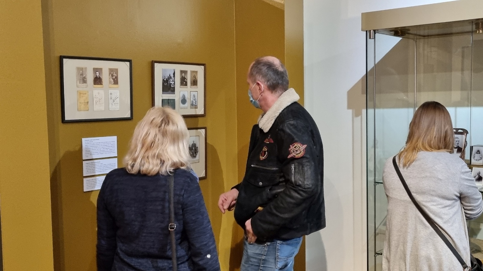 W dawnym atelier. Dzieje fotografii w Legnicy 1839–1939