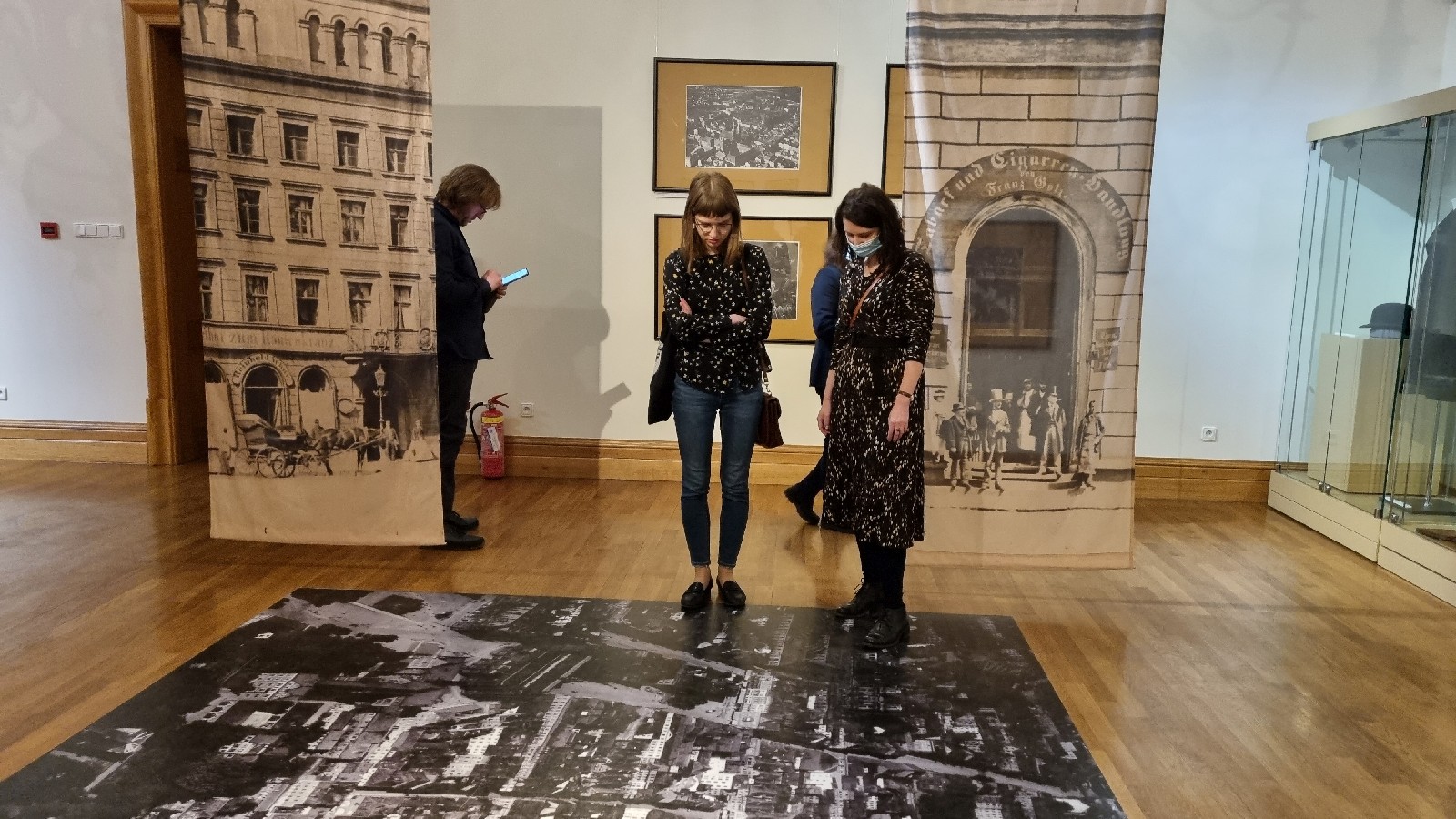 W dawnym atelier. Dzieje fotografii w Legnicy 1839–1939