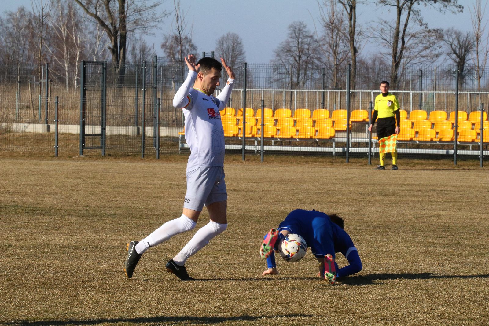 Posiłki z Ekstraklasy nie pomogły. Derby gminy dla Zrywu
