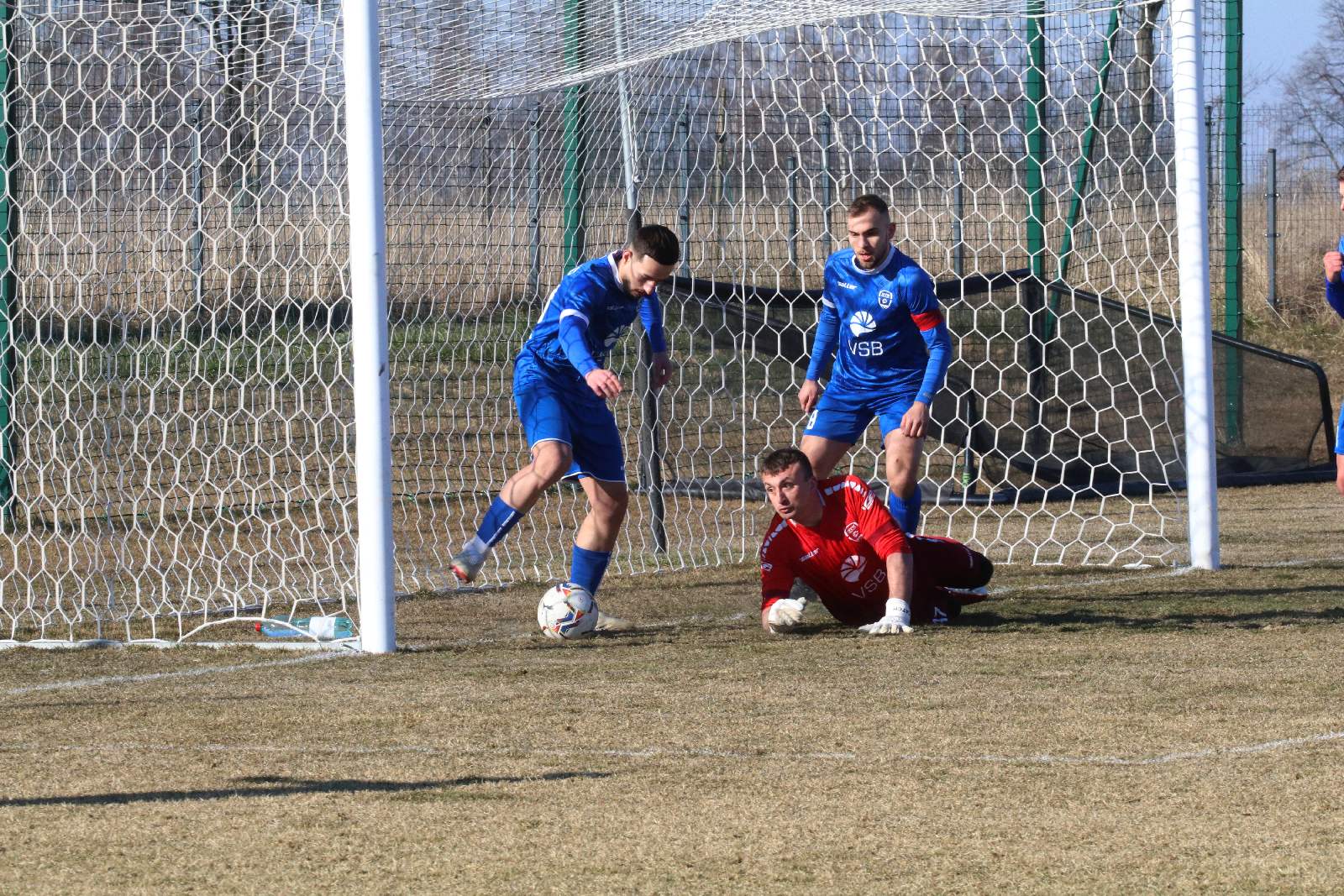Posiłki z Ekstraklasy nie pomogły. Derby gminy dla Zrywu