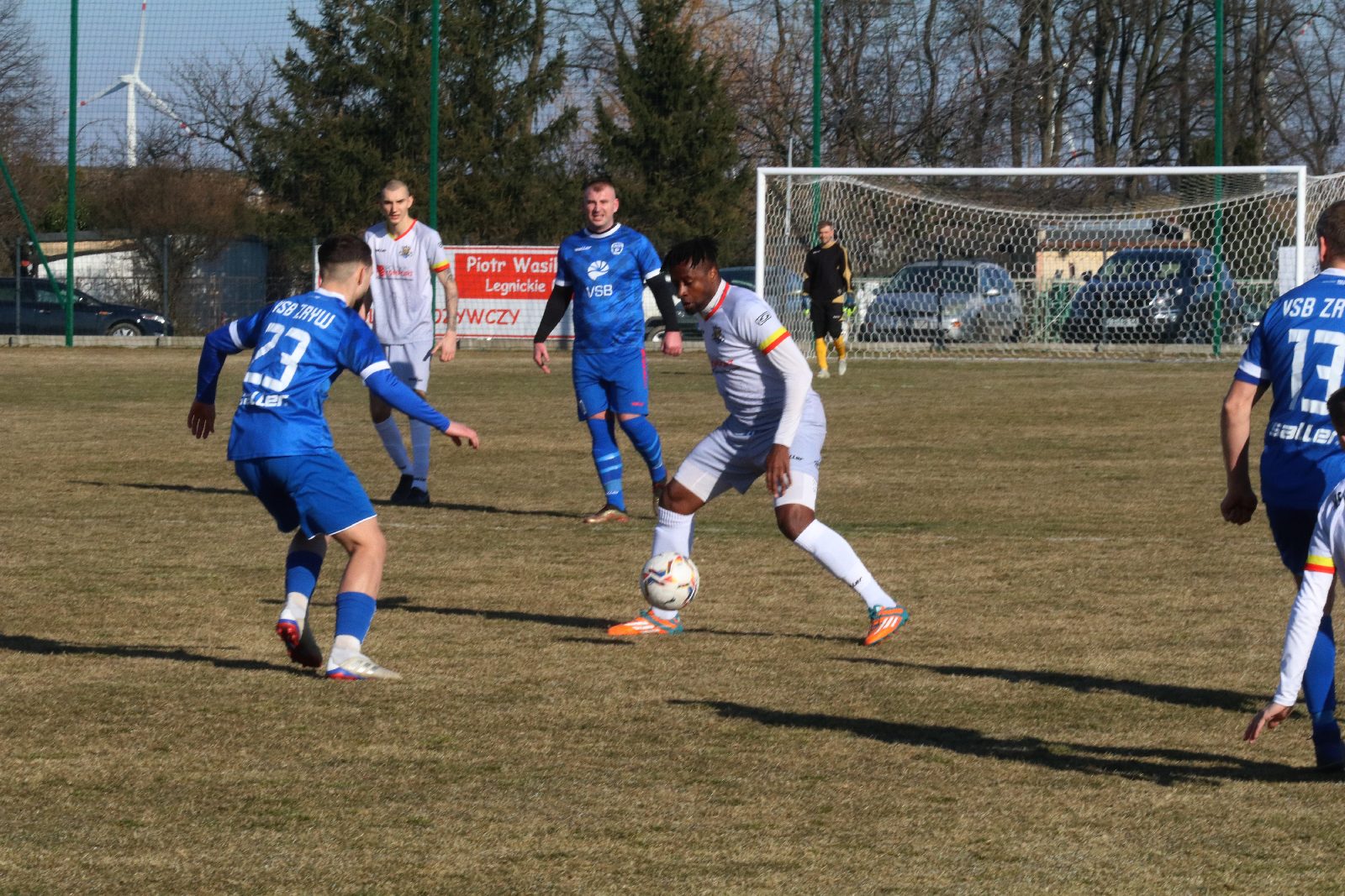 Posiłki z Ekstraklasy nie pomogły. Derby gminy dla Zrywu