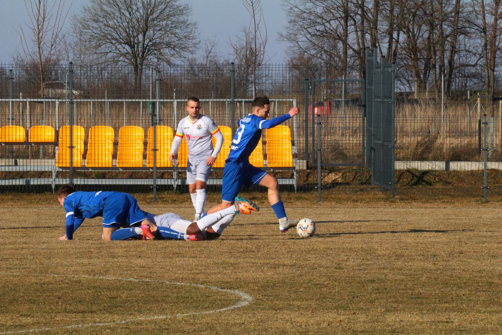 Posiłki z Ekstraklasy nie pomogły. Derby gminy dla Zrywu