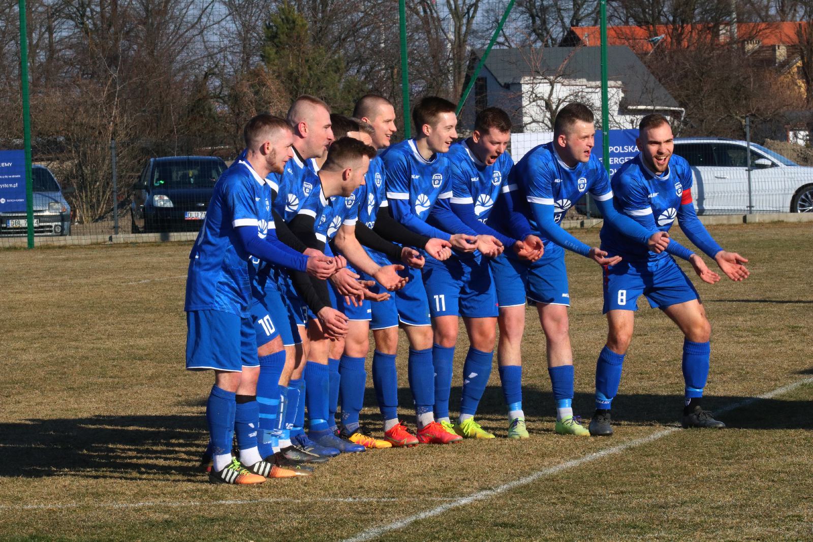 Posiłki z Ekstraklasy nie pomogły. Derby gminy dla Zrywu