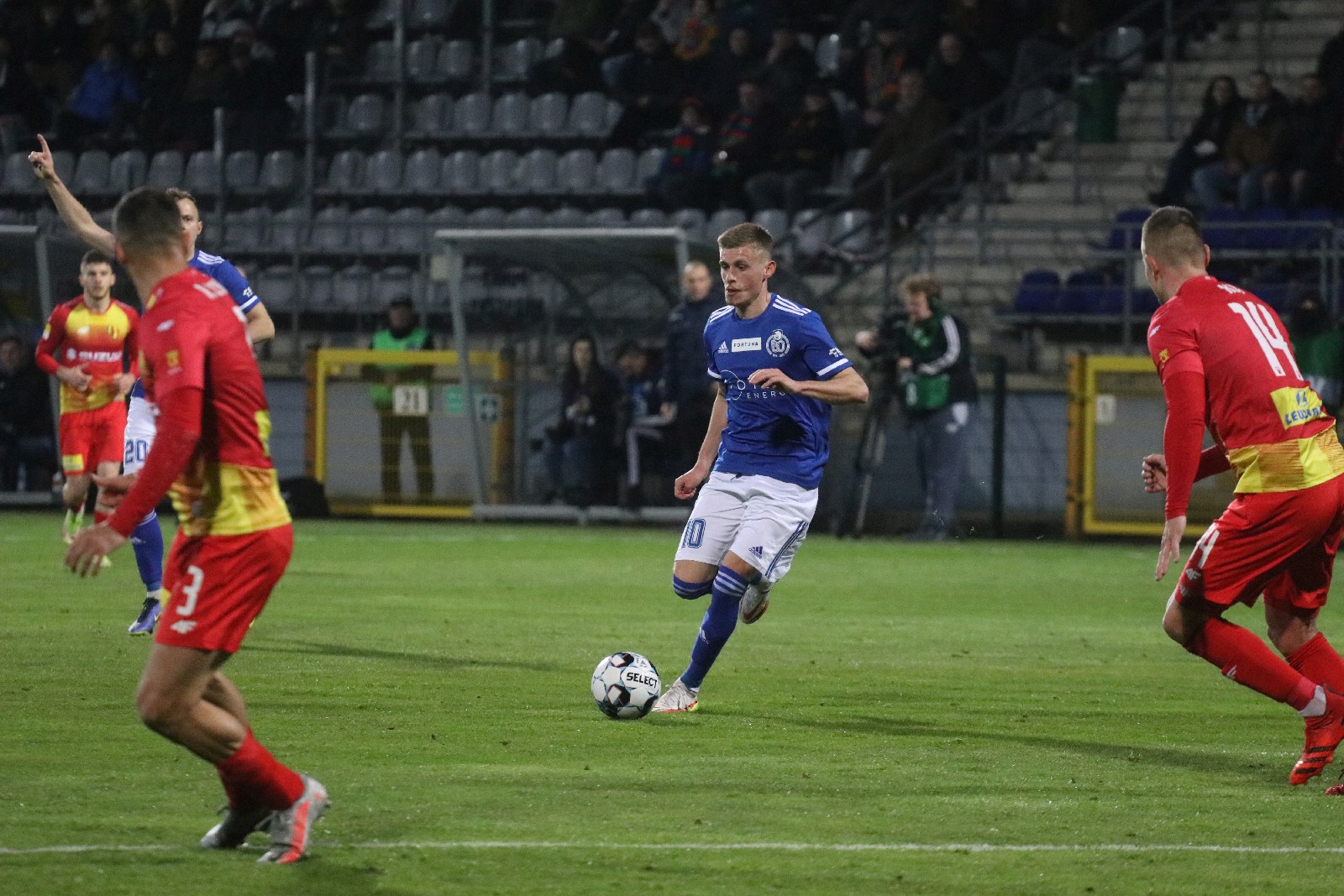 Podział punktów w meczu Miedzi Legnica z Koroną Kielce