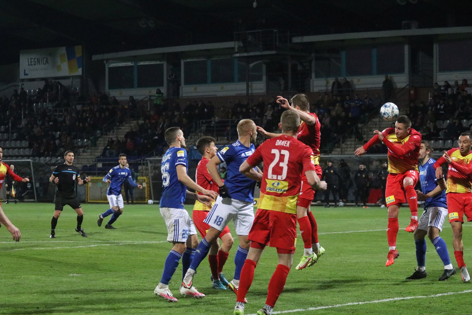 Podział punktów w meczu Miedzi Legnica z Koroną Kielce