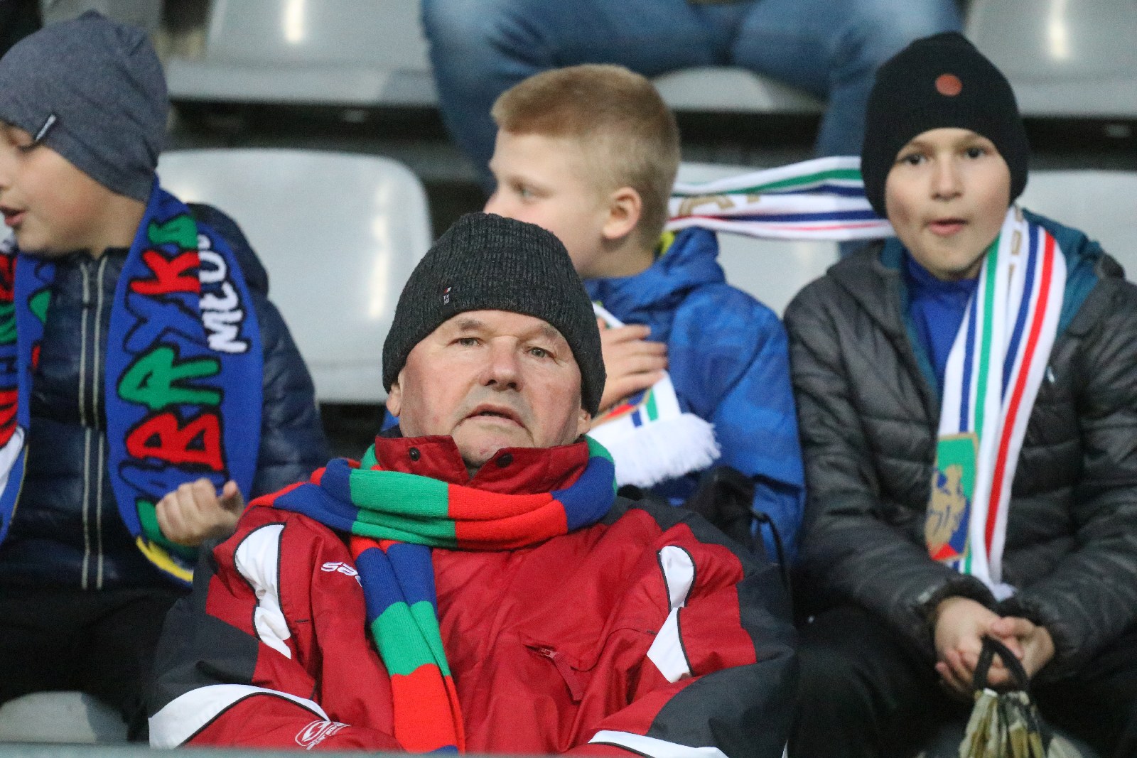 Ponad trzy tysiące kibiców oglądało mecz Miedzi z Koroną