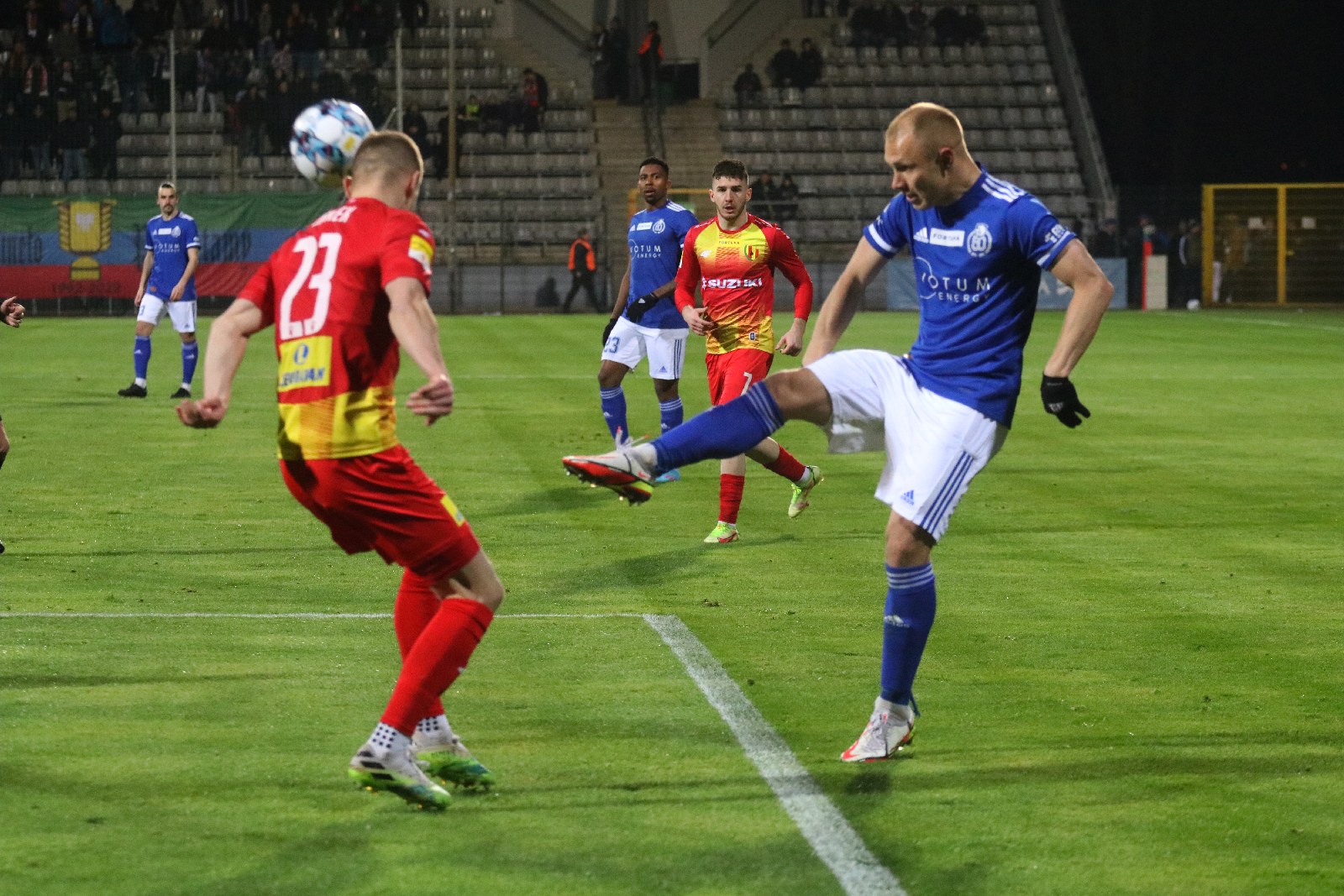 Podział punktów w meczu Miedzi Legnica z Koroną Kielce