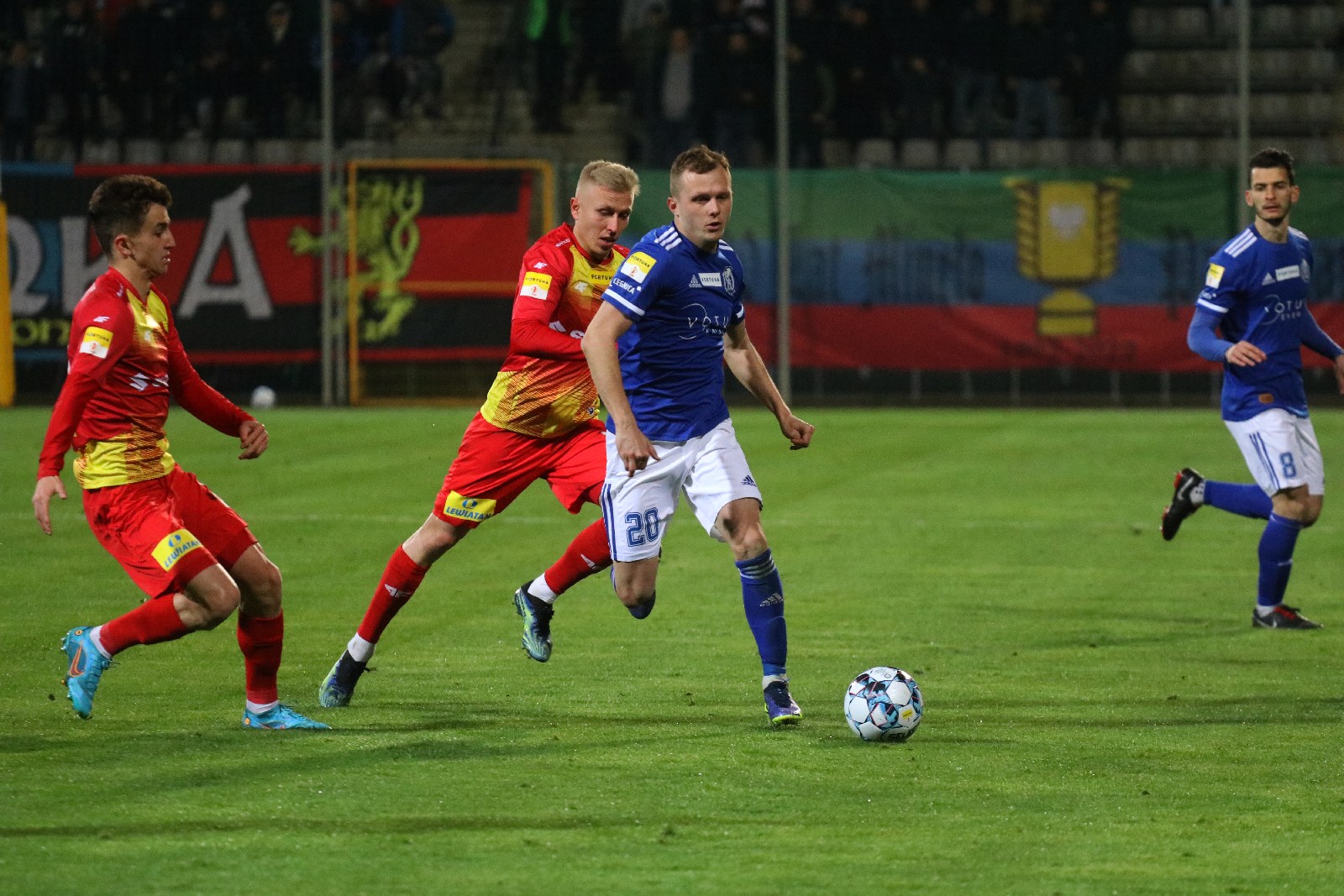 Podział punktów w meczu Miedzi Legnica z Koroną Kielce
