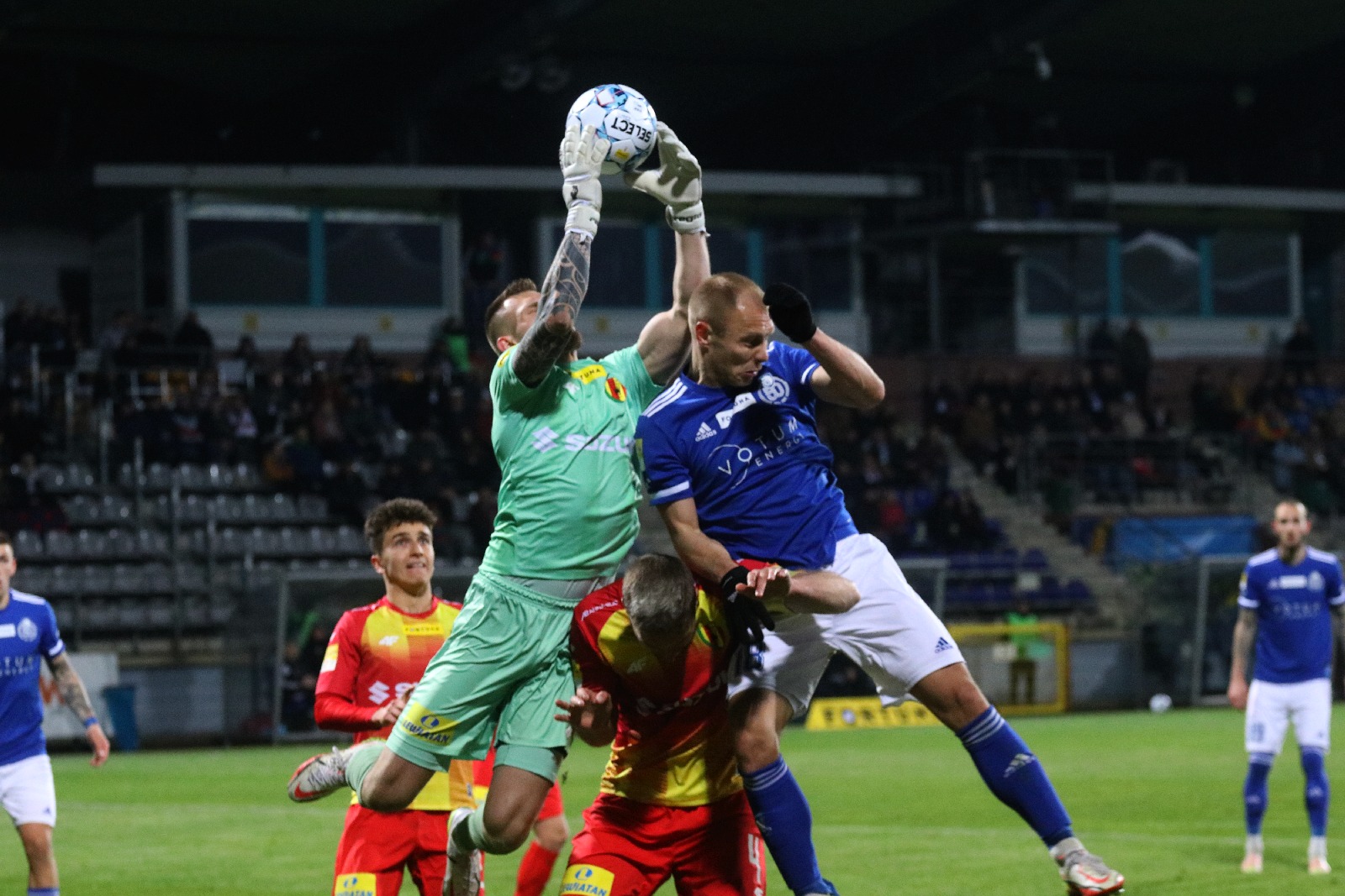 Podział punktów w meczu Miedzi Legnica z Koroną Kielce