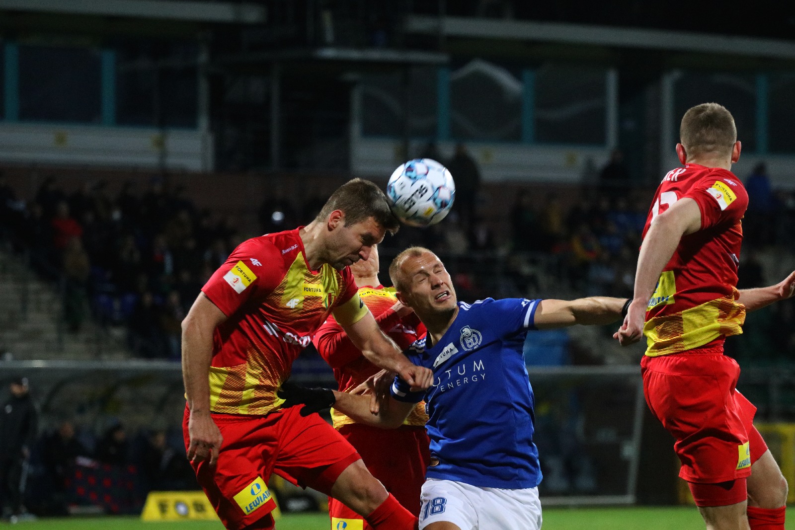 Podział punktów w meczu Miedzi Legnica z Koroną Kielce