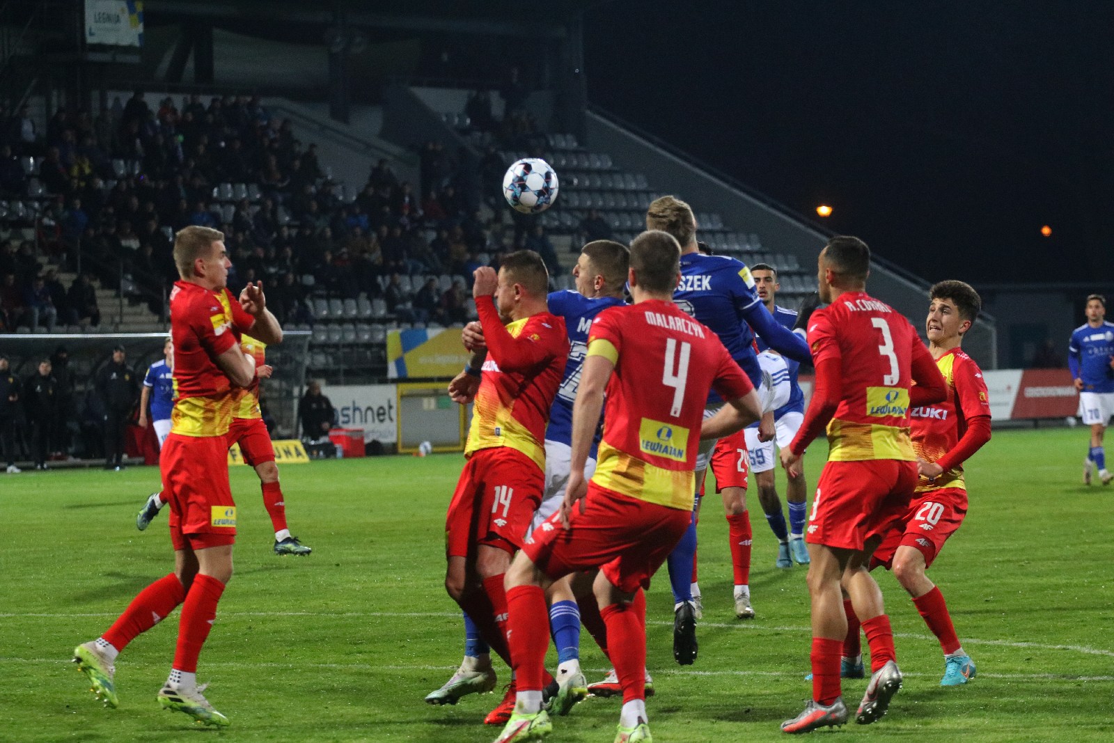 Podział punktów w meczu Miedzi Legnica z Koroną Kielce