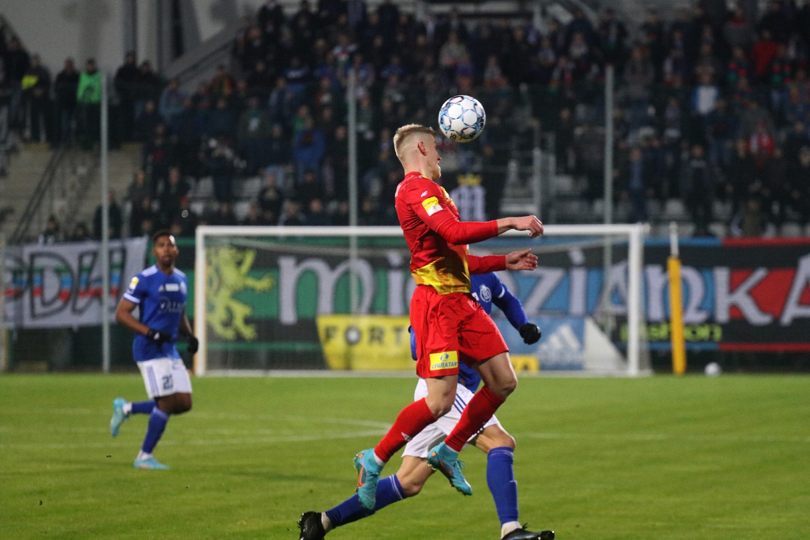 Podział punktów w meczu Miedzi Legnica z Koroną Kielce