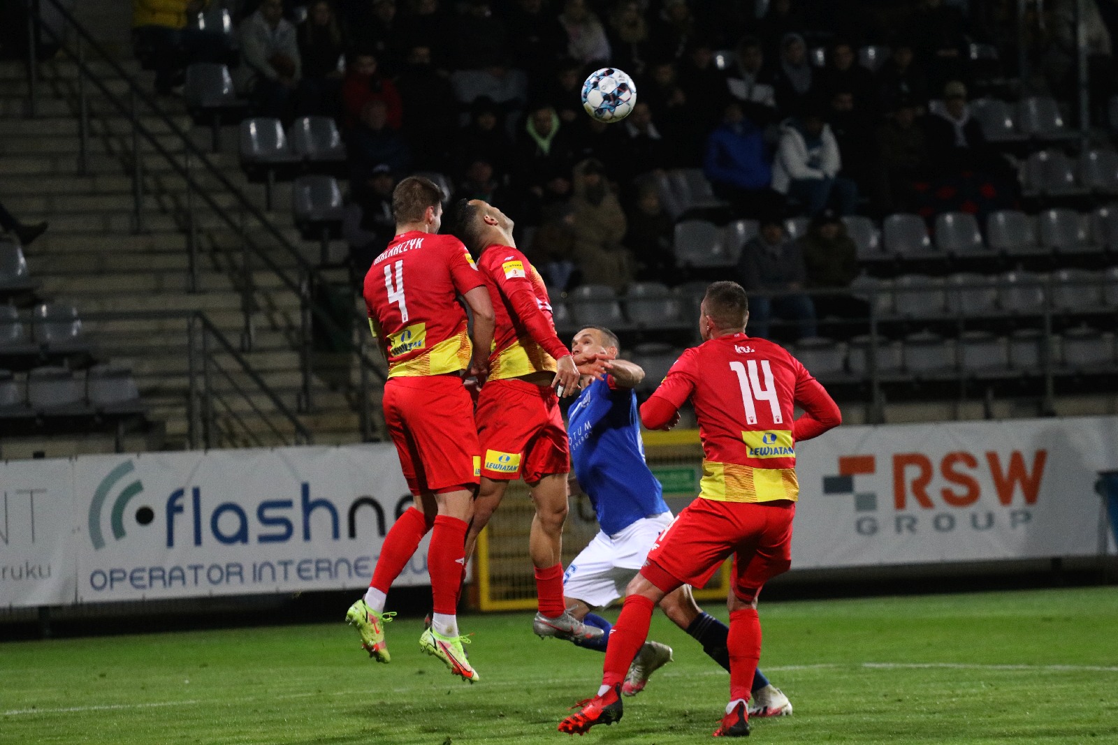 Podział punktów w meczu Miedzi Legnica z Koroną Kielce