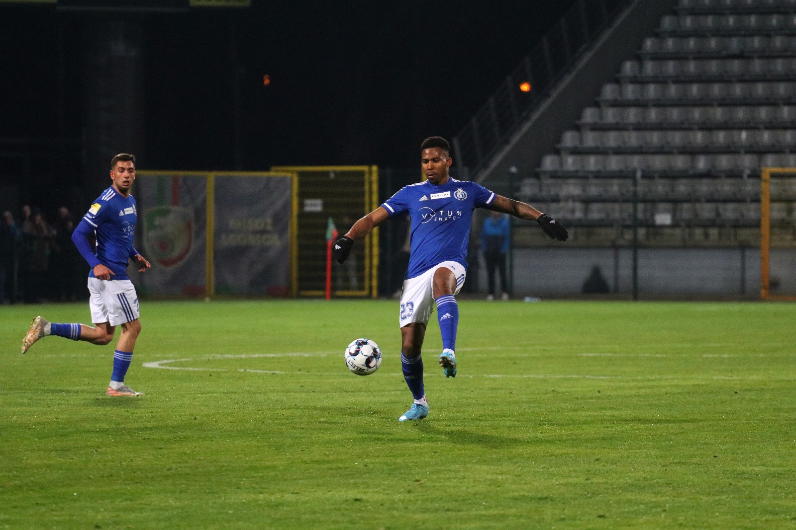 Podział punktów w meczu Miedzi Legnica z Koroną Kielce