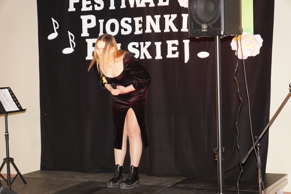 Utalentowana młodzież z gminy Kunice zaśpiewała polskie piosenki