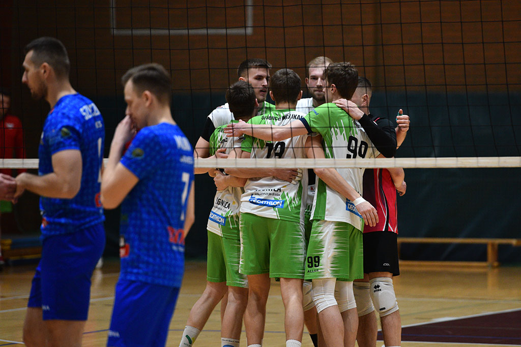 Siatkarze Ikara Legnica ambasadorami projektu „Zobaczyć Lili”