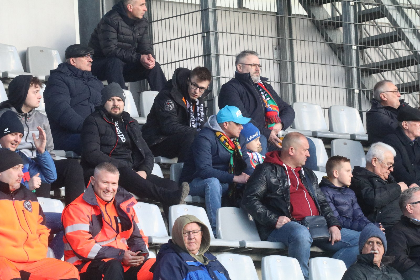 Kibice na stadionie Miedzi podczas meczu ze Stomilem Olsztyn
