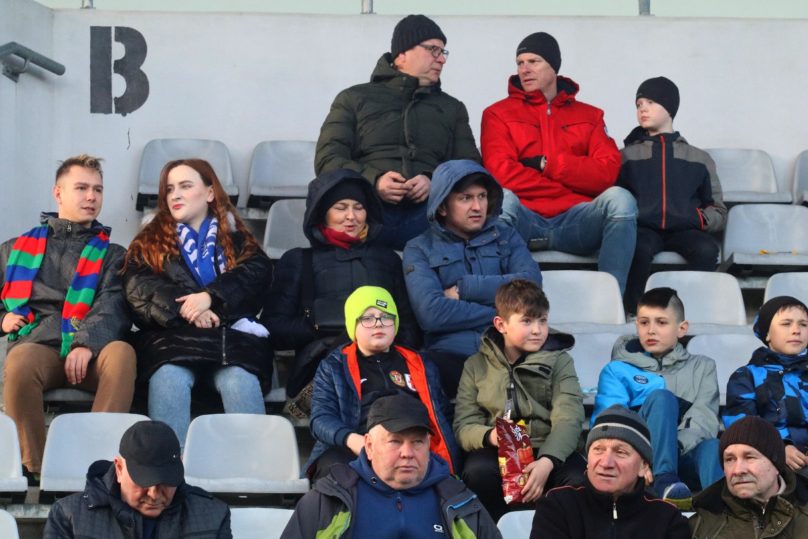Kibice na stadionie Miedzi podczas meczu ze Stomilem Olsztyn