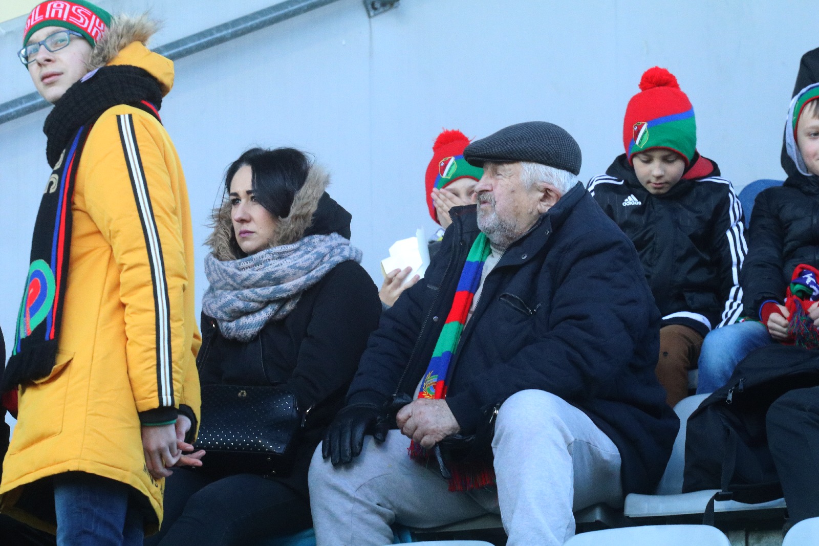 Kibice na stadionie Miedzi podczas meczu ze Stomilem Olsztyn