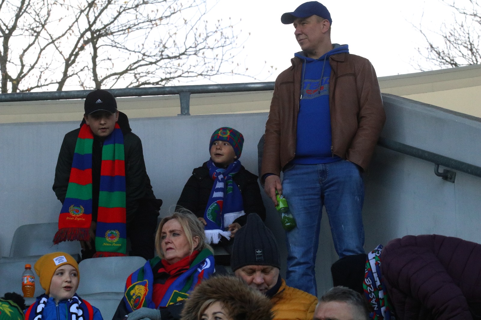 Kibice na stadionie Miedzi podczas meczu ze Stomilem Olsztyn