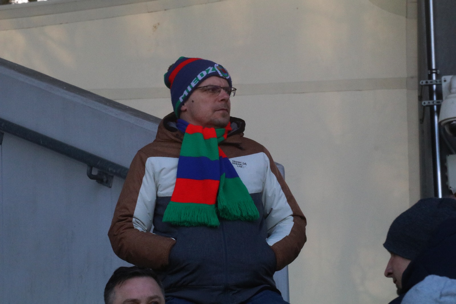 Kibice na stadionie Miedzi podczas meczu ze Stomilem Olsztyn