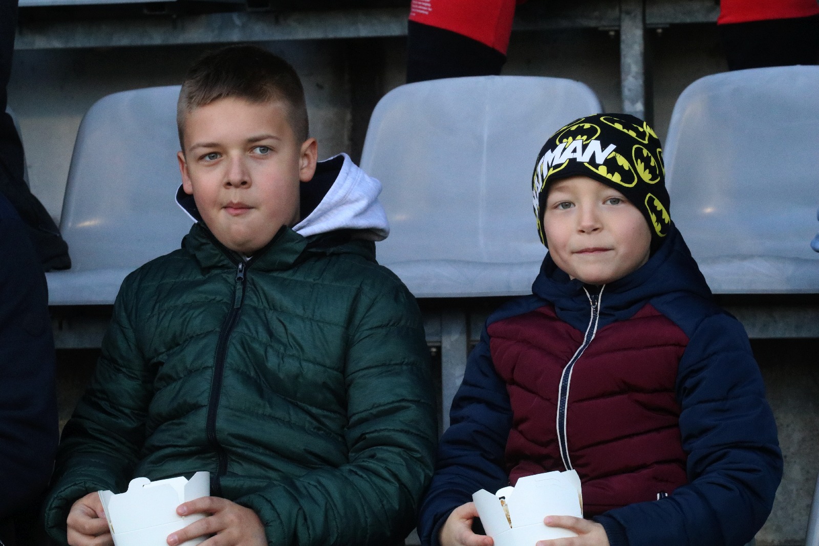 Kibice na stadionie Miedzi podczas meczu ze Stomilem Olsztyn