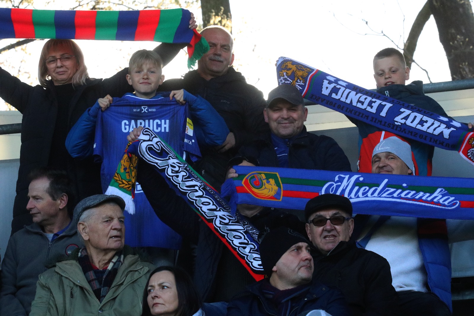 Kibice na stadionie Miedzi podczas meczu ze Stomilem Olsztyn