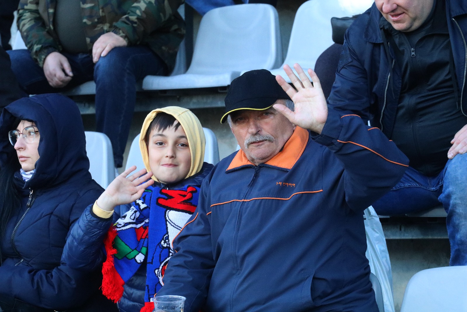Kibice na stadionie Miedzi podczas meczu ze Stomilem Olsztyn