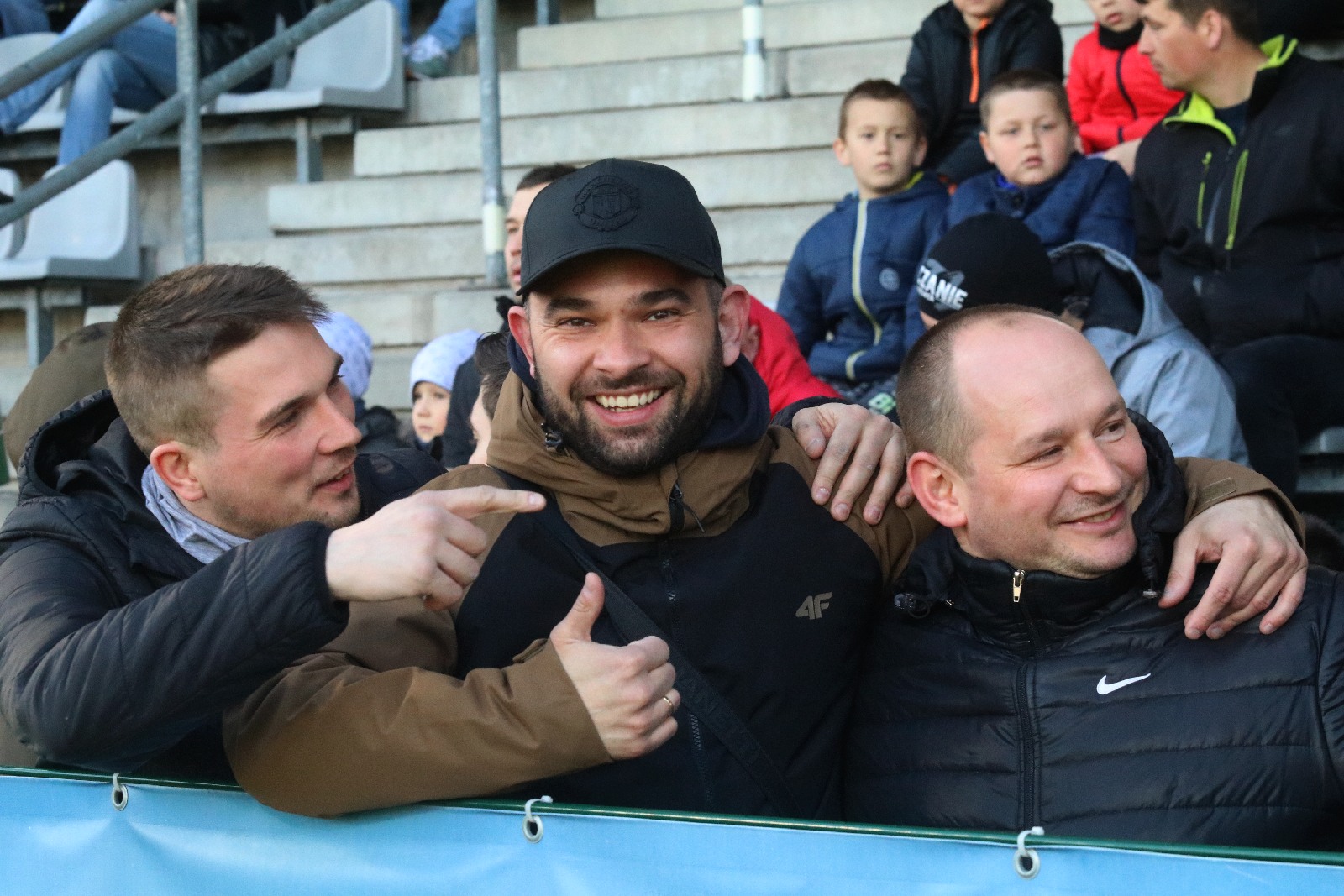 Kibice na stadionie Miedzi podczas meczu ze Stomilem Olsztyn