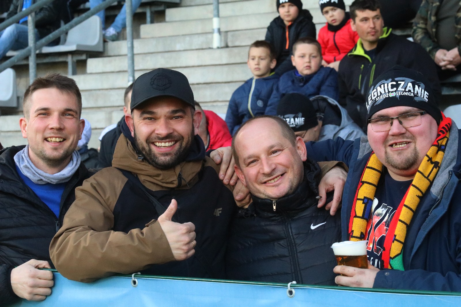 Kibice na stadionie Miedzi podczas meczu ze Stomilem Olsztyn