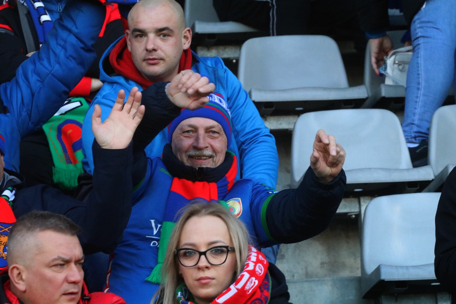 Kibice na stadionie Miedzi podczas meczu ze Stomilem Olsztyn