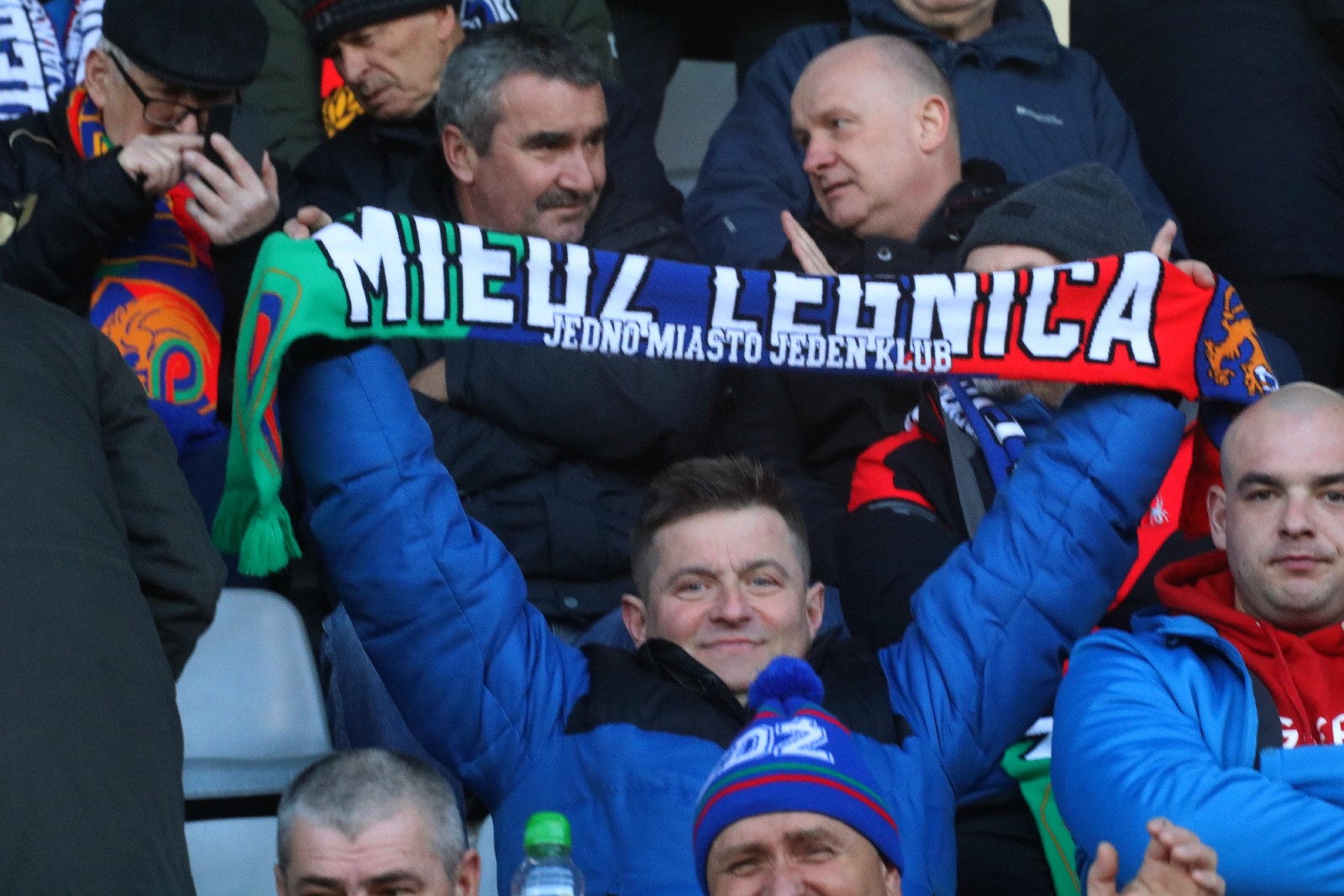 Kibice na stadionie Miedzi podczas meczu ze Stomilem Olsztyn