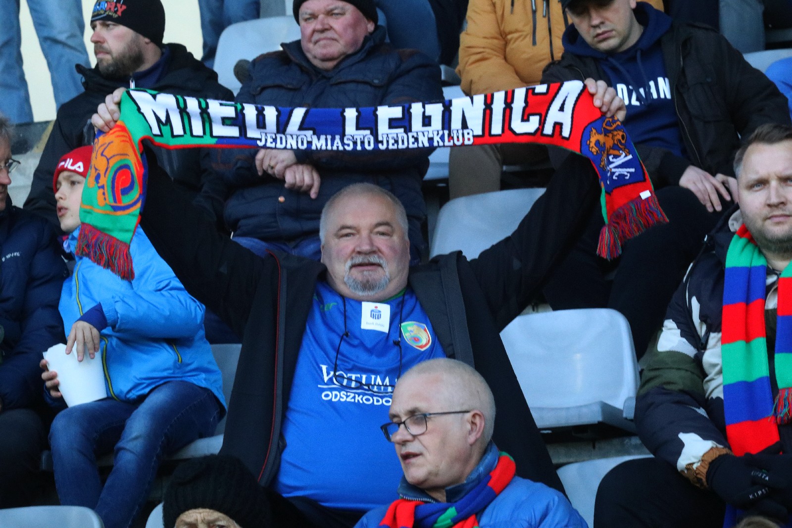 Kibice na stadionie Miedzi podczas meczu ze Stomilem Olsztyn