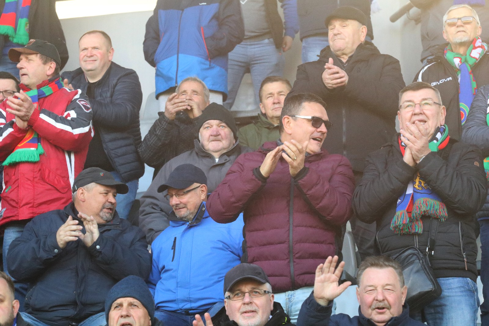 Kibice na stadionie Miedzi podczas meczu ze Stomilem Olsztyn
